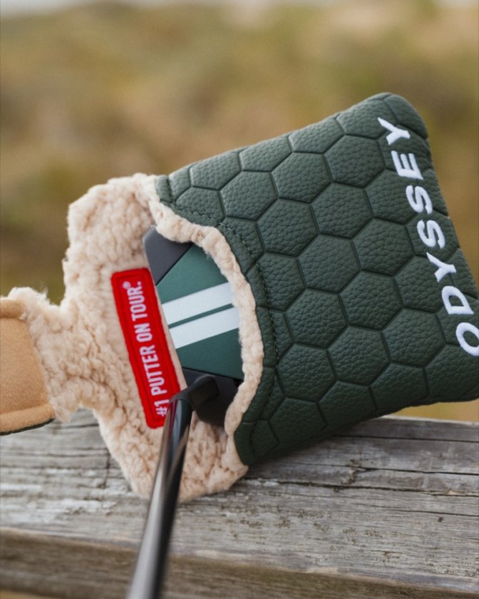 Odyssey TRTL headcover i grönt med sexkantsmönster och teddyfoder